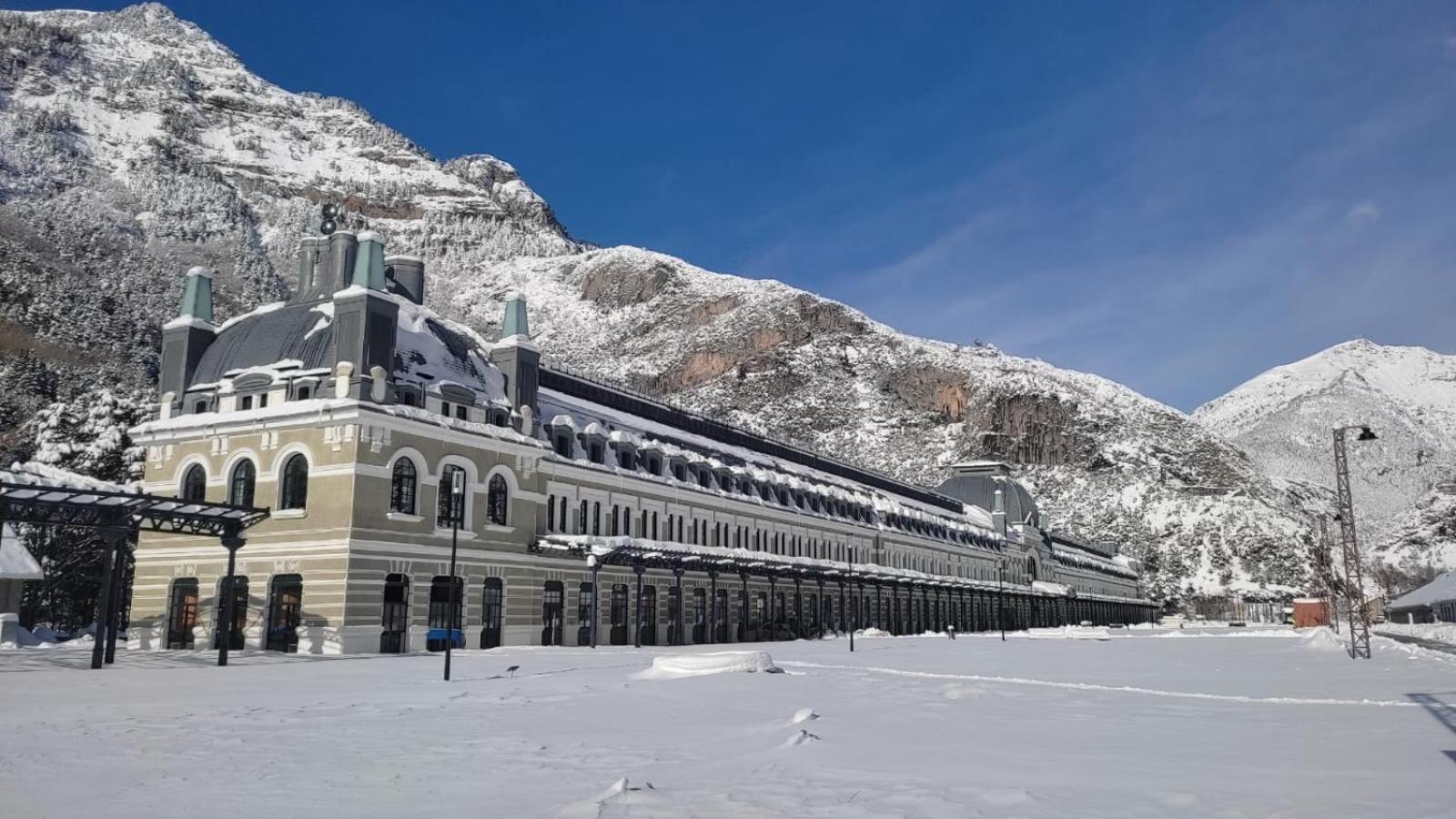 Appartamento Arce Avairent Canfranc Estacion Esterno foto