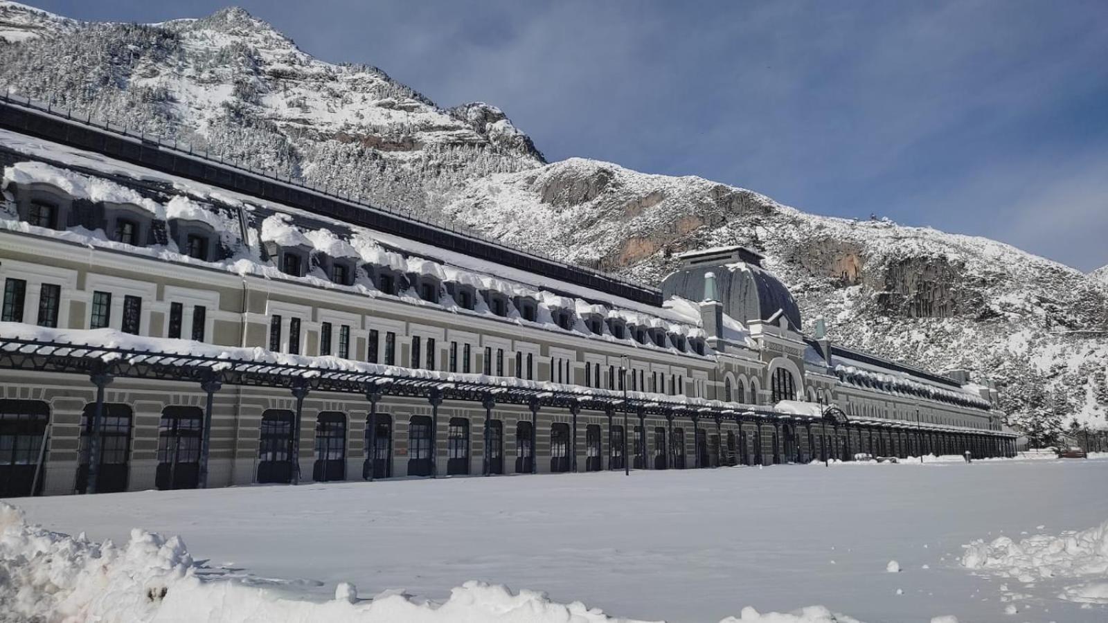 Appartamento Arce Avairent Canfranc Estacion Esterno foto